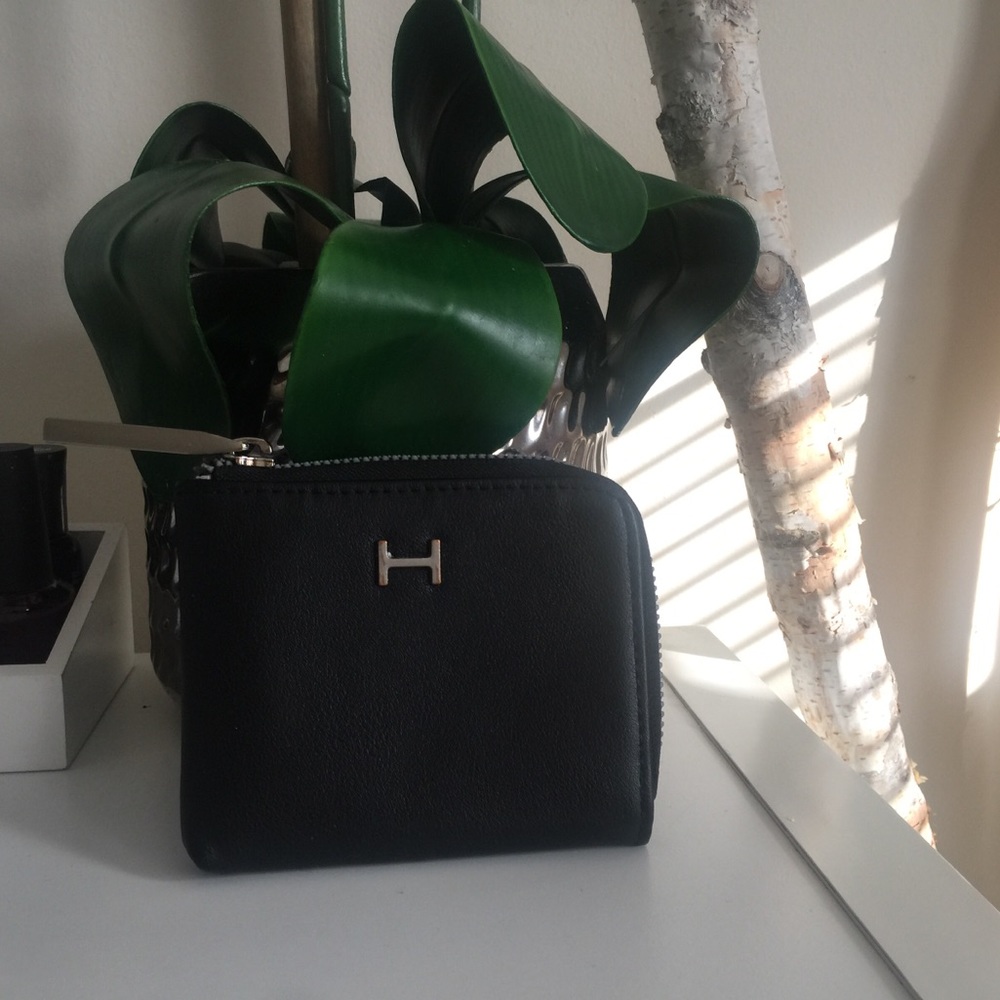 Halston Wallet 💕